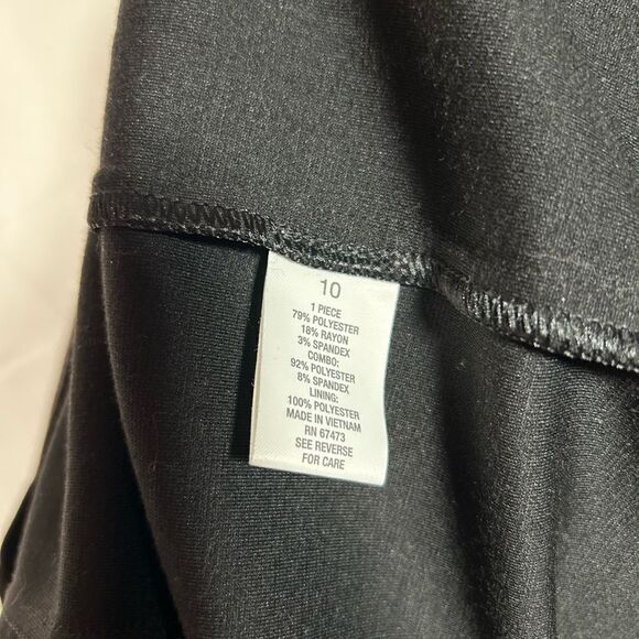 Roz & Ali Slimming Black and white striped cap sleeve knee length bodycon dress - Picture 8 of 10